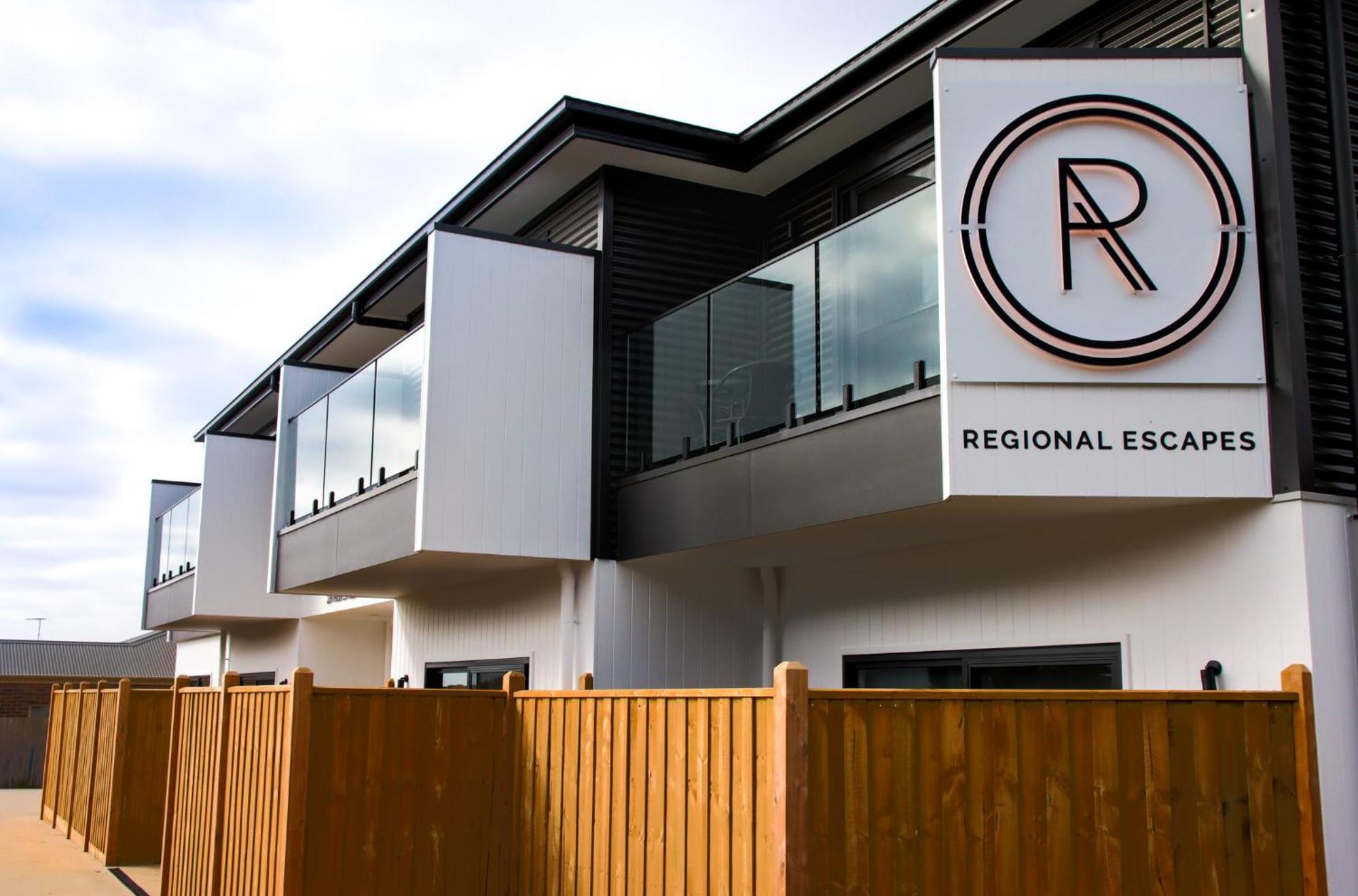 239 High By Regional Escapes Aparthotel Geelong Exterior photo